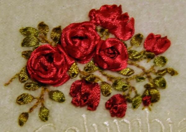 Красные розы (вышивка лентами)