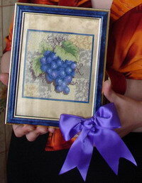 Это первая из всех представленных в этом альбоме работ, находится у меня дома :) Гобелен. Шерсть.