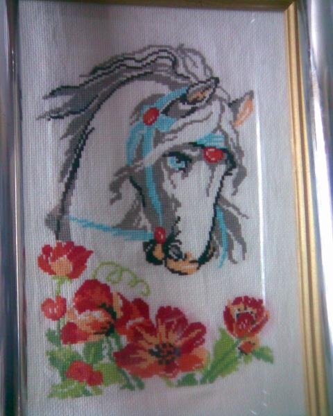 "Лошадь с маками"
Вышивала для подруги :)