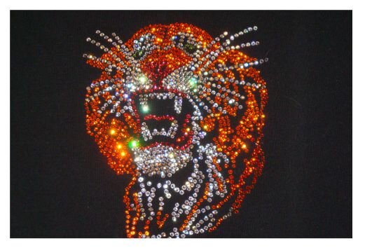 ТИГР из страз. Это моя последняя работа, на него ушло 1600 страз.