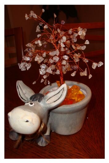 дерево из камней. Камни натуральные -лунный и аметист