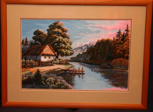 вышивалось шерстяными нитками,быстро и легко