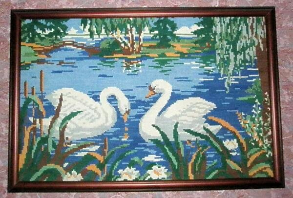 это мамина работа, ей больше полвека,я оформила и повесила, красиво получилось...