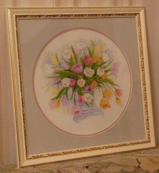 Акварельные тюльпаны от Риолис.  От работы получила огромное удовольствие. Вышила за месяц.