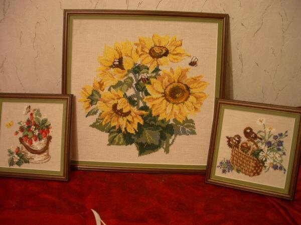 Триптих для бабушки № 2
А бабушка живет в своем доме в поселке.