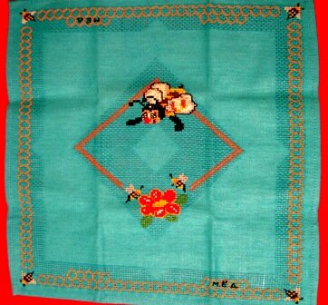 Салфеточка,пчёлка.