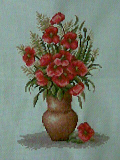 Маки вышивала по готовому набору