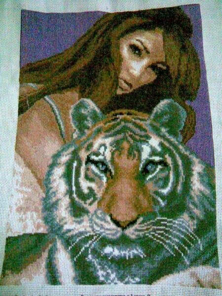 Тигр и девушка в подарок дочери на Новый год