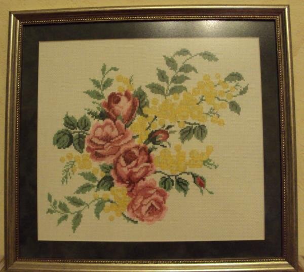 Роза, мимоза. Вышивалась в конкурсе "Весеннее настроение"