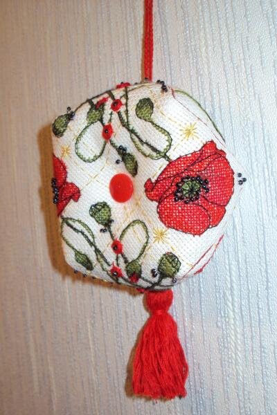 Бискорню с маками (подарена).