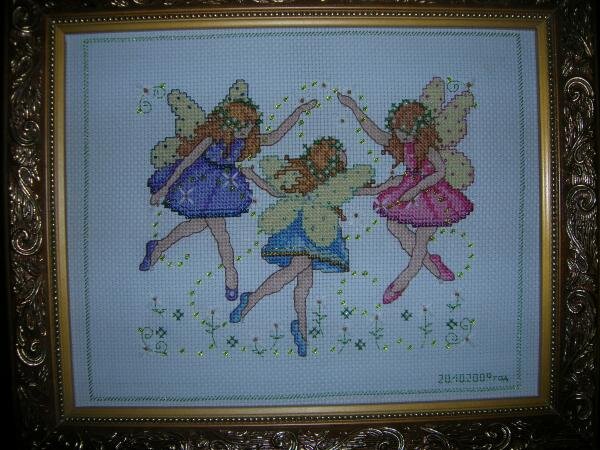 Феечки. Схема из журнала вышиваю крестиком. Подарили племяннице на день рождения.