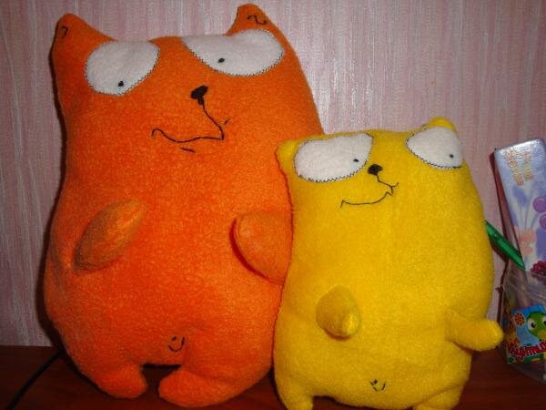 Коты-проглоты вместе