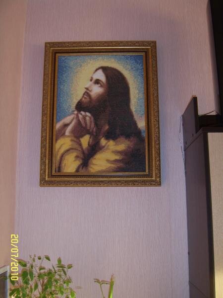 Иисус
Размер получился 70 на 55 см, я его увеличивала в 4 раза.