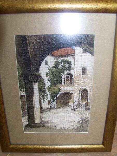 РТО Старый город Дворик под аркой. все то же РТО. вышивалось месяц. практически каждый набор занял по скорости отшива около месяца. есть бленды. шьется легко, мне понравилось) хотя много РТО, ох, много))