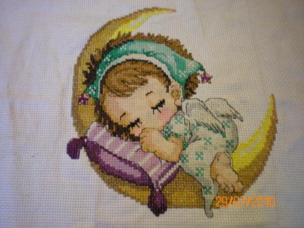 А эта девочка пошла на подушку моей племяннице.