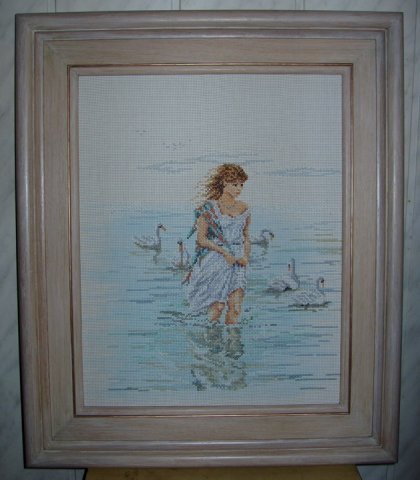 Девушка с лебедями