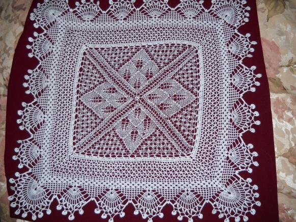 середина связана спицами, остальное крючком, нитки катушечные № 10