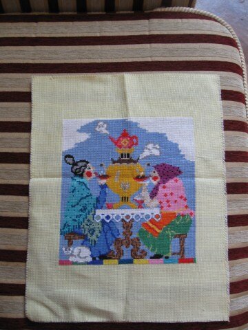 "Чаепитие" (ещё не оформленное).Вышито по скачанной схеме,чуть-чуть поиграла с цветами