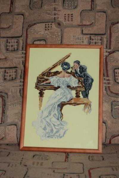 Lady at piano