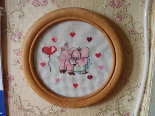 а этот милый поросеночек вышит на год Свиньи