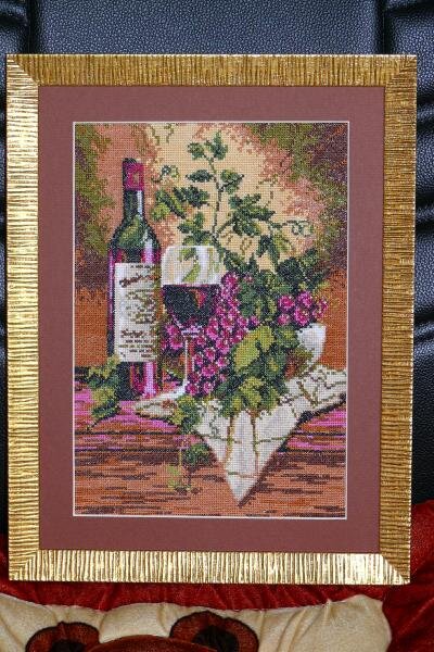 "Натюрморт с вином и виноградом".