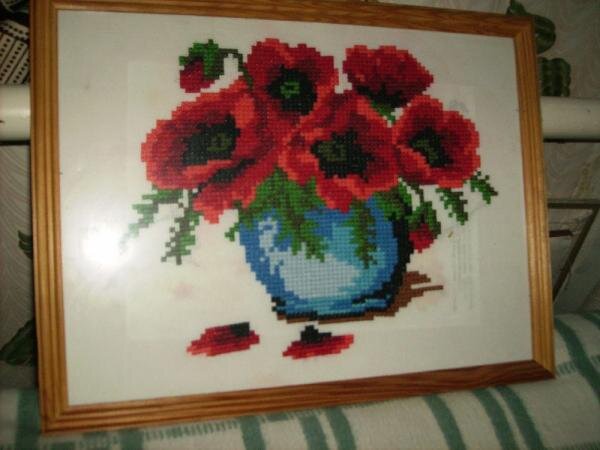 маки в вазе, висит у мамы