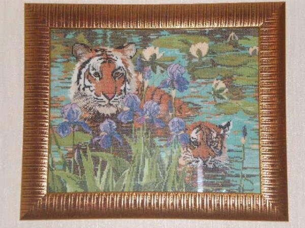 Это моя самая любимая картина на сегодня. Она символизирует Меня и мою дочурку, которая родилась как и я в год тигра и под знаком тельца.