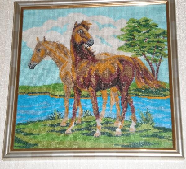 "Пара гнедых" моя первая вышивка по схеме. Вышито шерстяными нитями.