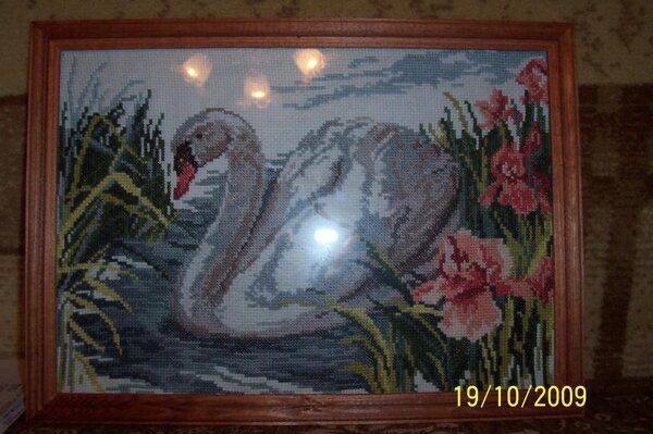 Моя вторая работа была мною подарена подруге на День Рождения. Лебедь.