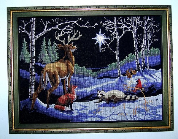 "Ночь перед Рождеством", вышитая очень давно,лет 10 назад. А дизайн этой картины, я увидела впервые 20 лет назад в журнале "Бурда".