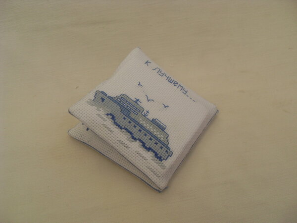 Домик для иголок в поездку