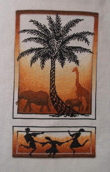 Вышивала по набору. Набор мне подарили. Сначала хотела всю серию вышить, но вышила еще одну, и что-то пока не тянет больше. Нитки в наборе Мадейра - не очень нравятся.