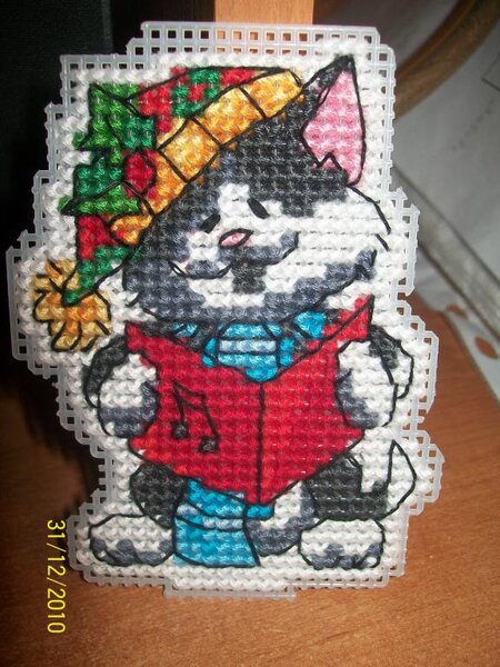 магнитик
первый опят работы с пластиковой канвой