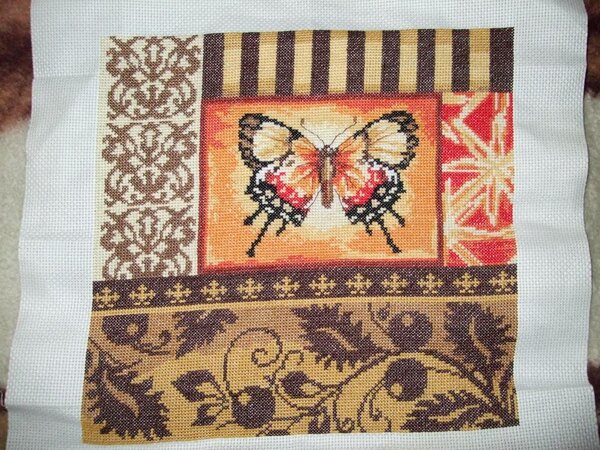 Бабочка, уехала к маме на ПМЖ)))