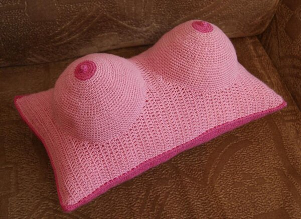 Подушка грудь