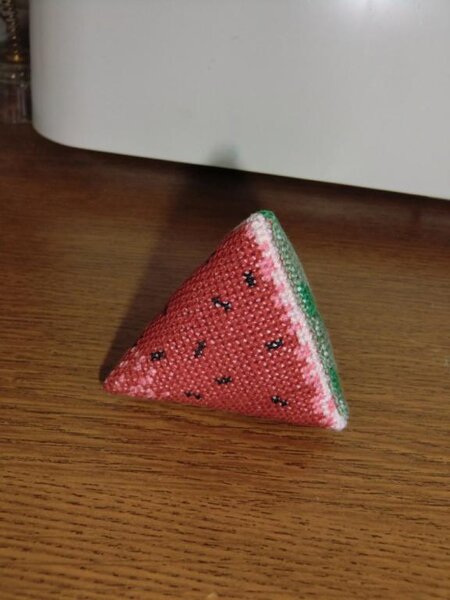 Берлинго, теперь радует при вышивки - использую как игольницу.