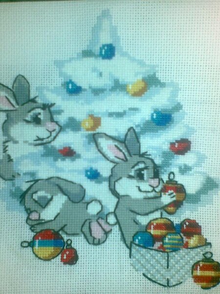 зайки под елкой