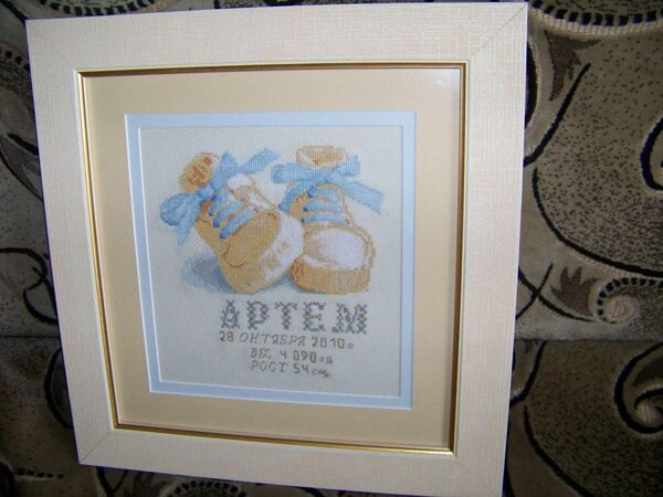 вышито нитками Анкор, на канве ГАмма. купила кусок канвы не очень дешево, зато качество невероятно порадовало. нитки, по традиции, личный подбор на глазок. из того, что было)) ну, а куда иначе девать 