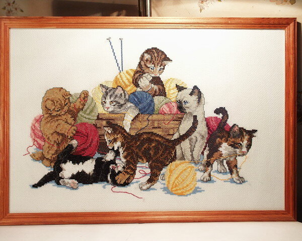 Котята с клубками