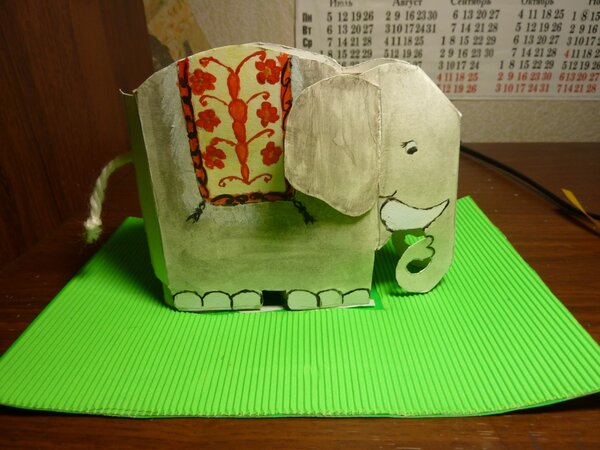 Слоник-подставка для карандашей