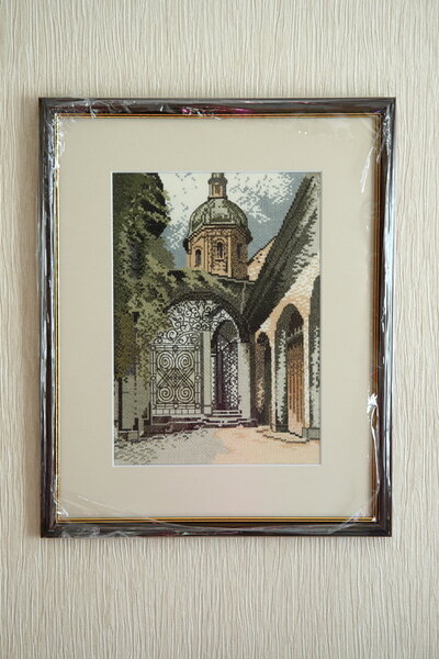 Ажурная калитка
(подарена маме, поэтому в упаковке)
"Старый город", RTO