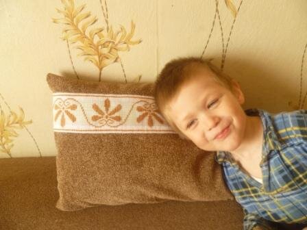 подушечка с орнаментом