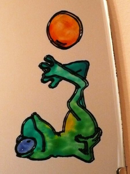 лягушонок  с мячом