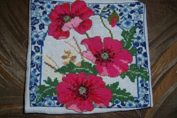 Это старое фото, сейчас работа оформлена в квадратную раму