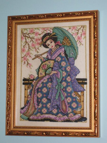 Японка, вышытая из журнала