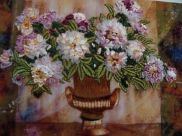 Пионы.
Вышивка лентами