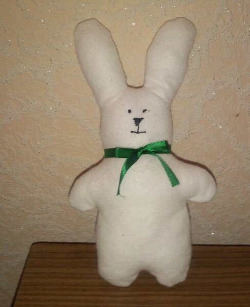 Зайчик из фетра