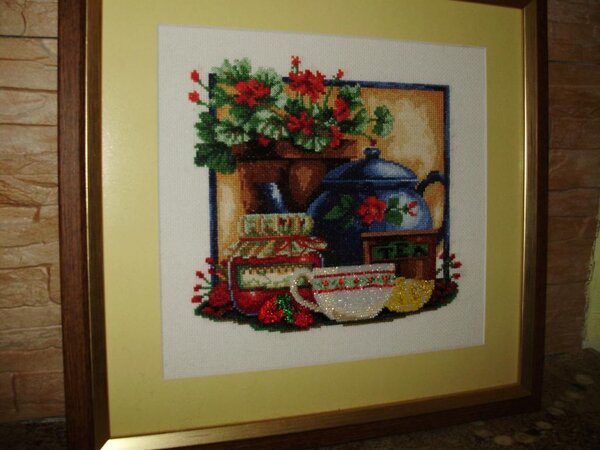 Кухонный натюрморт с элементами бисерной вышивки