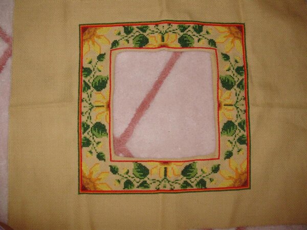 Рамочка для фото, еще не натянута на каркас.