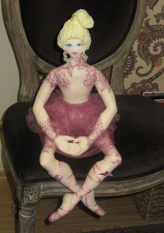 почти Волочкова - подарок бывшей балерине, но будущей актрисе на 18-летие